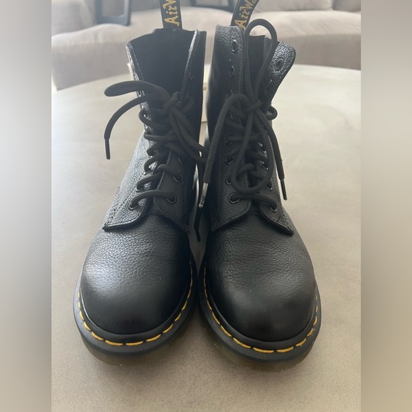 Doc Martens Pascal Boots, Size 7 - Picture 1 of 9